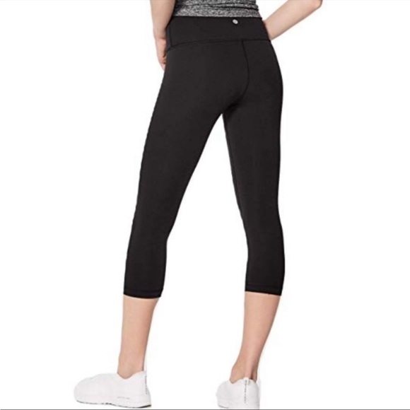lululemon athletica Pants - Lululemon High Rise Black Wunder Under Yoga Cropped Pants Leggings